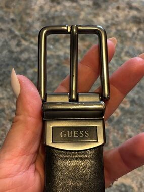 Guess Reversible Brown/Black Leather Belt with Brushed Metal Buckle